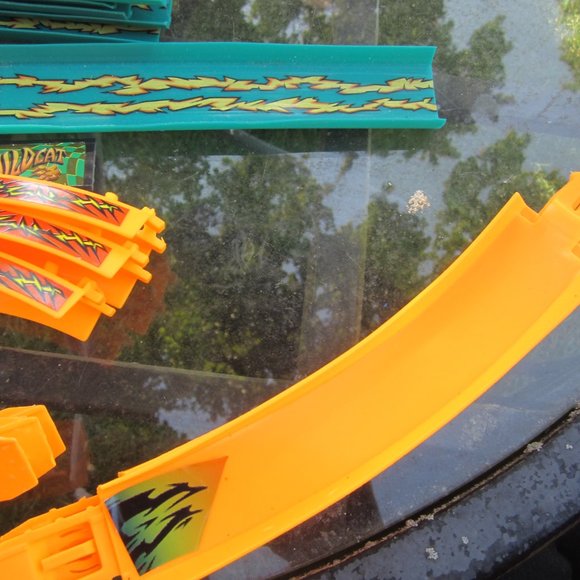 VTG 1994 HOW WHEELS WILDCAT TRACK PARTS - Picture 3 of 6